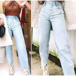 NWT!! Frame Ultra High Rise Barrel Leg Jeans Clash  Size 28